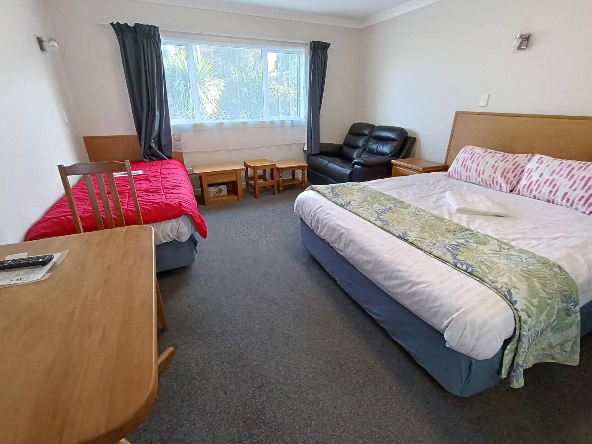 Bayfield Motel And Apartment Дюндин Екстериор снимка
