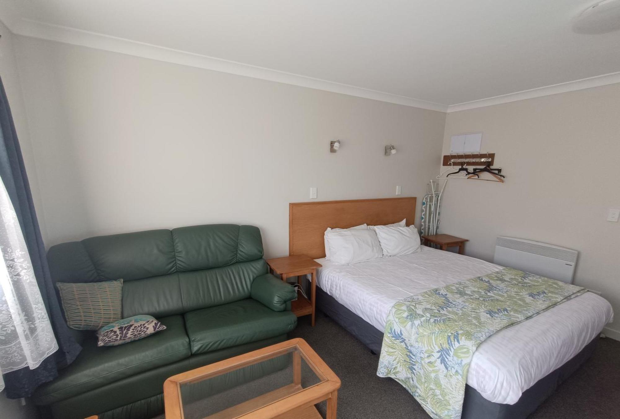 Bayfield Motel And Apartment Дюндин Екстериор снимка