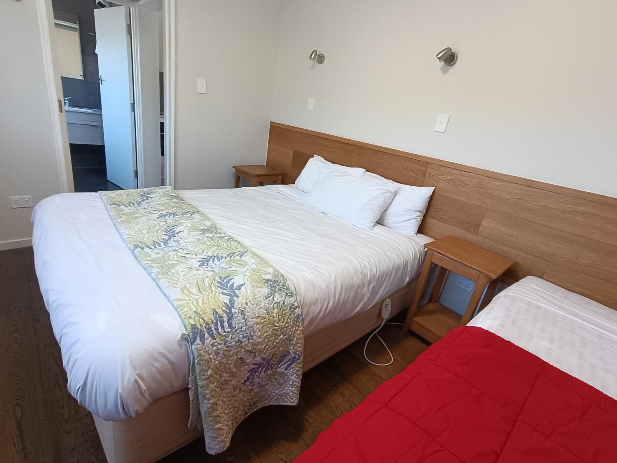 Bayfield Motel And Apartment Дюндин Екстериор снимка
