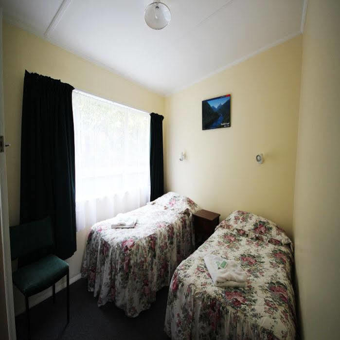 Bayfield Motel And Apartment Дюндин Екстериор снимка